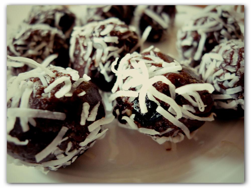 Some Bliss Balls I made - almost entirely healthy :)